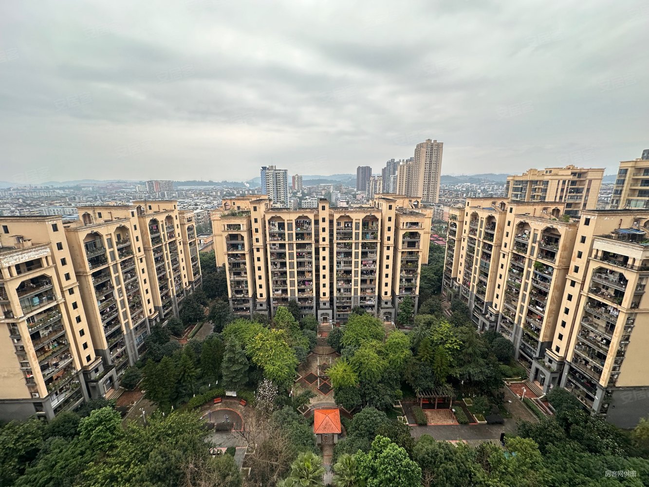 金鹏西城华府3室2厅1卫103.12㎡南北65万