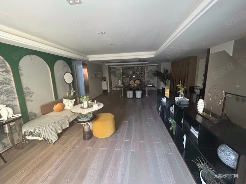 就一套下跃 买一层得两层 上下两个院子 紧邻周水小汇文中学,华润大连