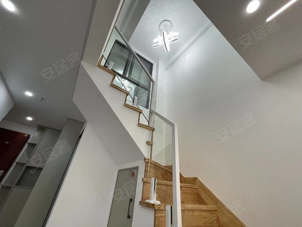 绍兴诸暨诸暨市区诸暨宝龙广场宝龙广场楼上,宝龙公寓loft,地下室直通