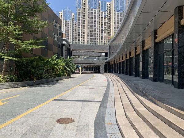 泉州晋江世茂御龙湾嘉豪御景嘉豪御景 绿洲公园旁 七小边 精装带阳台