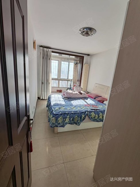 利园小区三室朝阳通透户型带下房老本