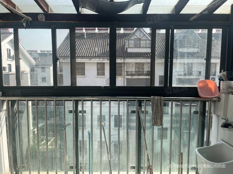 甪直园林小区港岛花园复式三房两卫出售