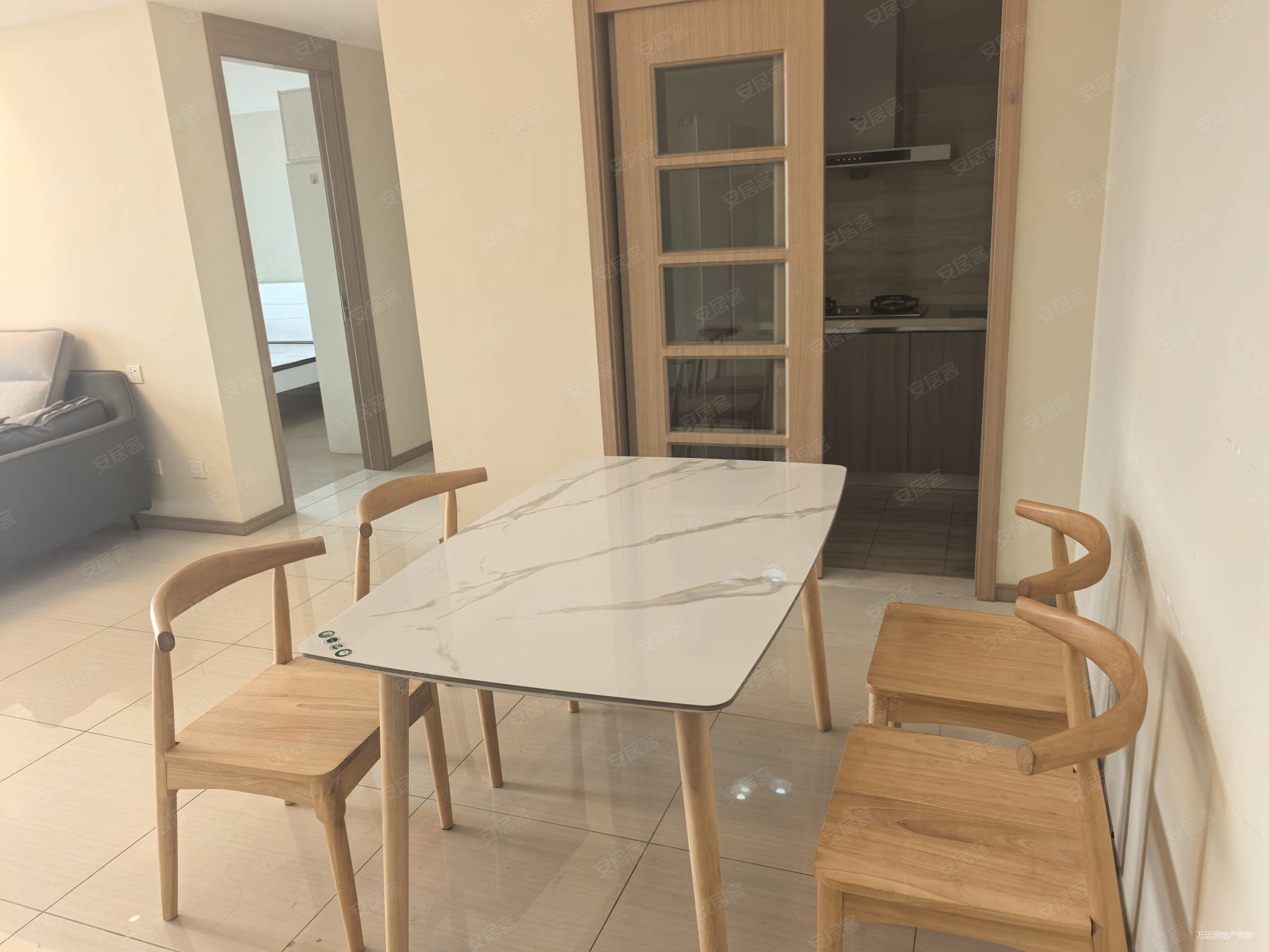 赞成名仕府4室2厅2卫119㎡南106万