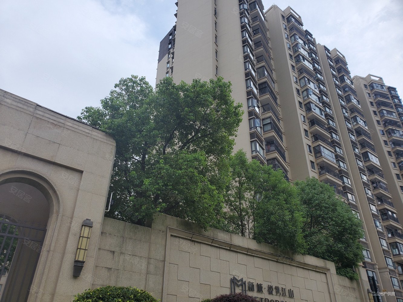 急卖凤岭南三岸 邕江边次新小区 高层三房 送车位 桂雅路x学,新城悦隽