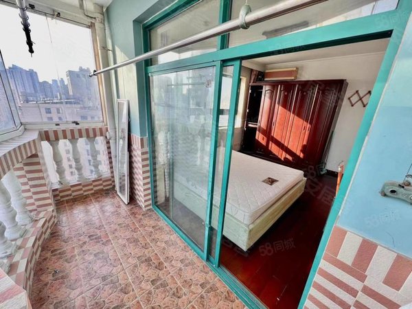 青岛市南香港中路香港花园大公馆香港花园 大公馆 麦凯乐 浮山所燕儿