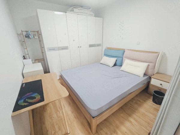 乐山市中老公园白塔街326号院师院人民医院跃层精装3房2空调，停车方便，家具家电齐全拎包住出租房源真实图片