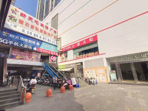 信阳浉河天润广场苏荷公寓东方红大道 步行街 新玛特电梯复式公寓出租