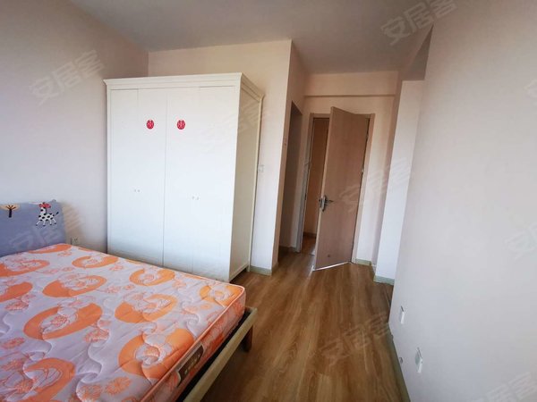 天津滨海新区滨海城区万海华府北苑万达旁 万海华府北苑 可看海河