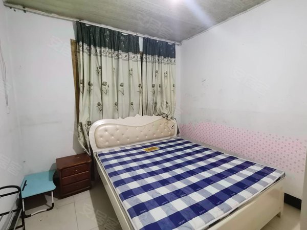 小天鹅花园对面石油单位的老房子 1楼附图出租房源真实图片