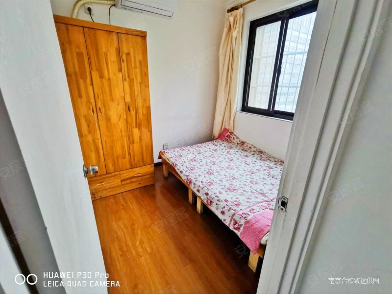 小三居 出行方便 装修好 正南朝向 带电梯 近地铁,清泽园二手房,200万