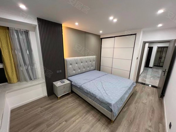 上海黄浦打浦桥中汇公寓实拍欧式精装!一房两厅!