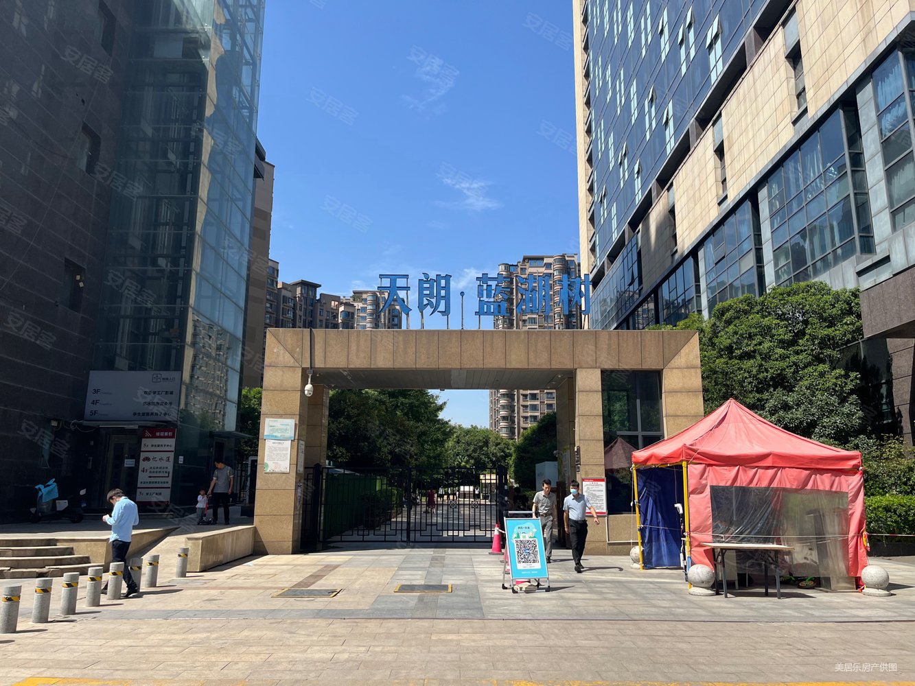 天朗蓝湖树2室2厅1卫84.74㎡西南164万