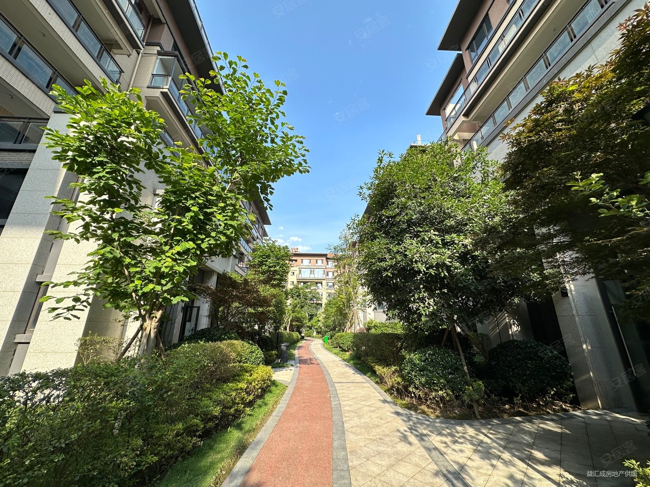 合能枫丹铂麓三期4室2厅2卫143.32㎡南北225万