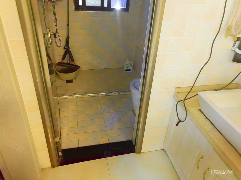 骆岗中央公园对面信达银杏尚郡三室两厅中高楼层诚心出售