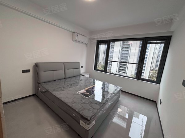 海宁长安镇农发区万城杭悦府下沙奥莱 杭悦府 精装修3房2卫 可合租 拎包入住 有密码出租房源真实图片