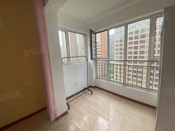 沂南滨河阳光(兰山)滨河阳光b区,精装卧室带阳台 有暖气出租房源真实