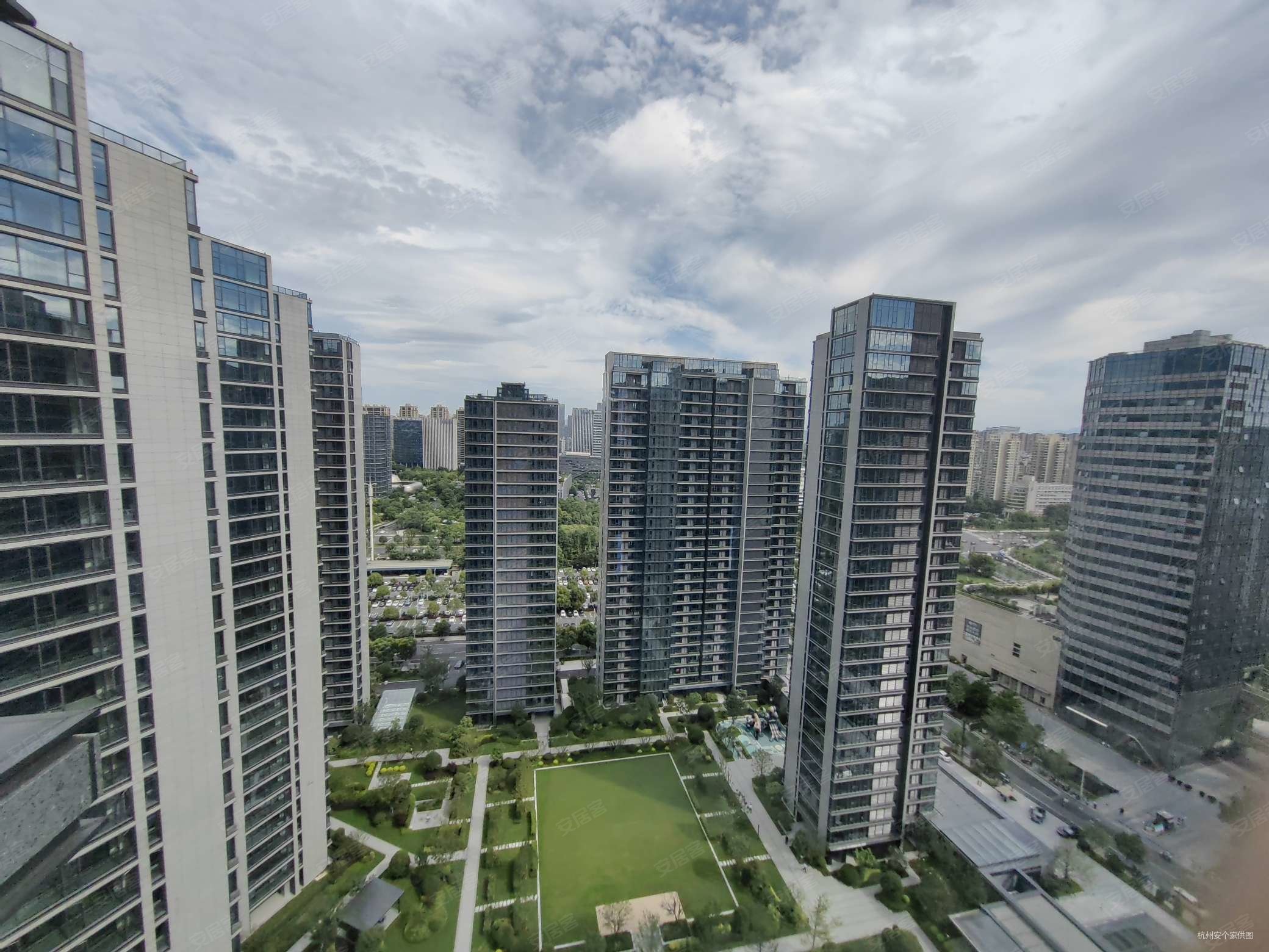 时代滨江丹枫四季