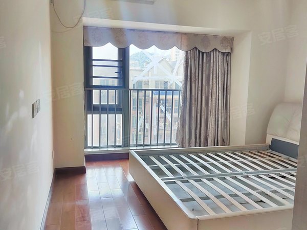 大芬地铁站50米~星都豪庭,电梯精装5房,停车月卡,布吉租房-深圳58安居