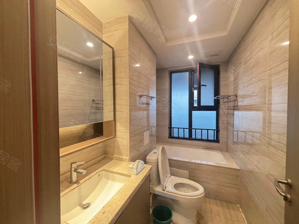 苏州吴中吴中太湖新城天鹅港华庭地铁口精装三房两卫，家具家电齐全，视野好，有钥匙拎包入住。出租房源真实图片