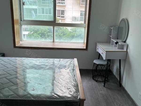 昆山玉山城南四季华城仁宝 立臻 神达电脑 厂车上班 四季华城一室一卫