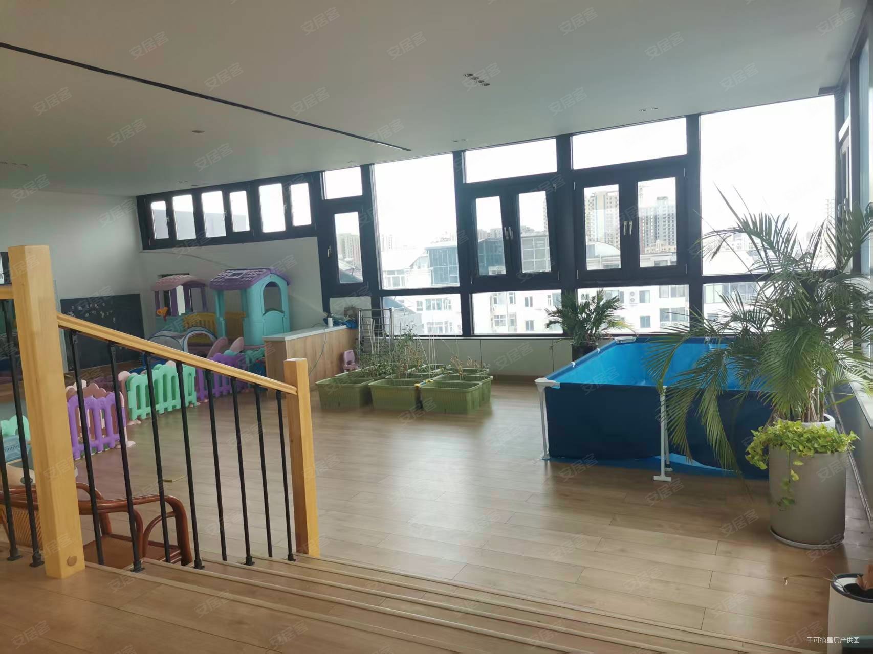 秀兰城市花园6室3厅2卫258㎡南北235万