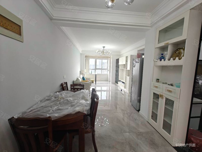 钟吾壹号101平三室精装修几乎未住69万各税随时看房