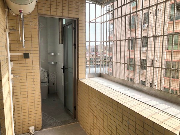 深圳光明公明合水口村合水口地铁站出口150米,通勤方便大阳台,采光