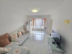 威海荣成石岛凤凰湖d区两居室 五楼家具家店齐全 园区好位置出租房源真实图片