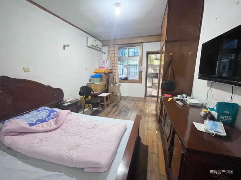 大华二村1楼双南双天井采光还可以生活便利看房方便