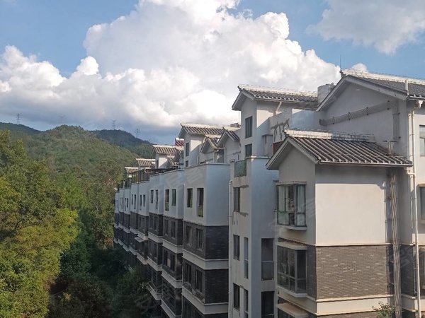 昆明盘龙茨坝昆明玉器城玉器城精装大三室两厅两卫拎包入住出租房源