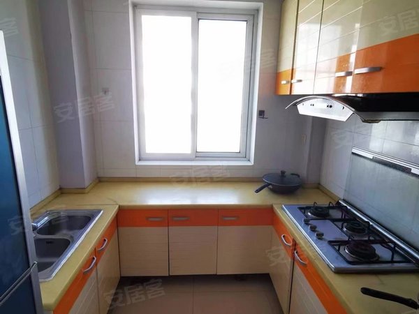 青岛莱西水集雍景园雍景园!上海路!小区免费停车!家具家电齐全!