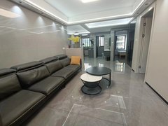 宁德蕉城万达广场动车站，精装修三房居家定制衣柜真实图片价格可以商量免费停车场出租房源真实图片