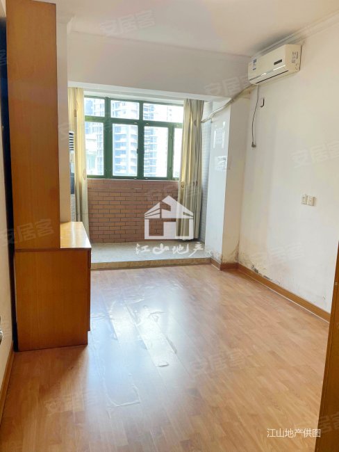 金湖广场地铁口 金碧苑电梯三房两卫单价15000