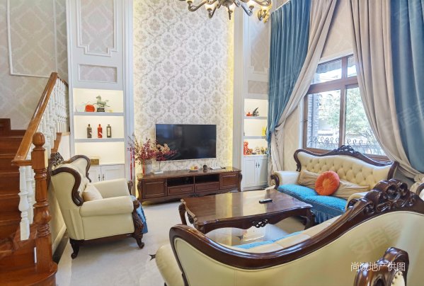 叠拼别墅带露台精装修拎包入住看房方便