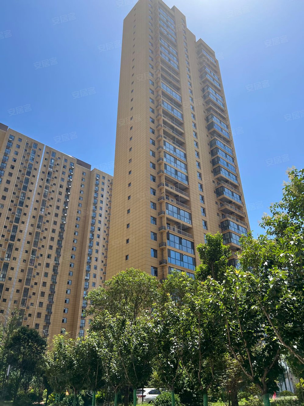 北三环地铁口 可贷款,左岸骏景二手房,165万,4室2厅,2卫,147平米-西安