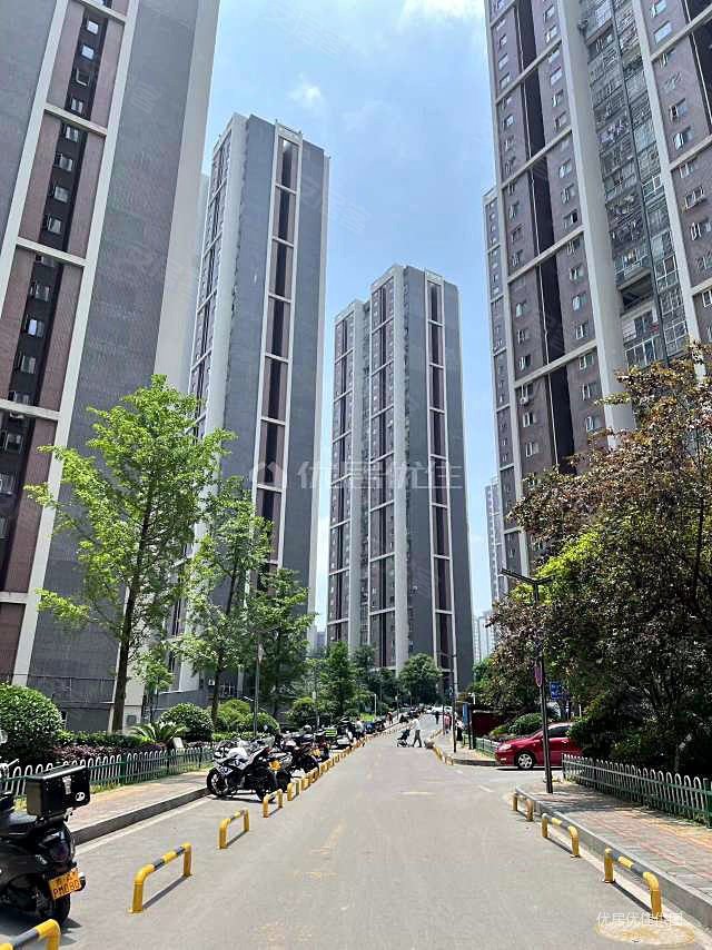 贵阳房产网>贵阳二手房>云岩二手房>东山二手房>中天渔安新城e组团>