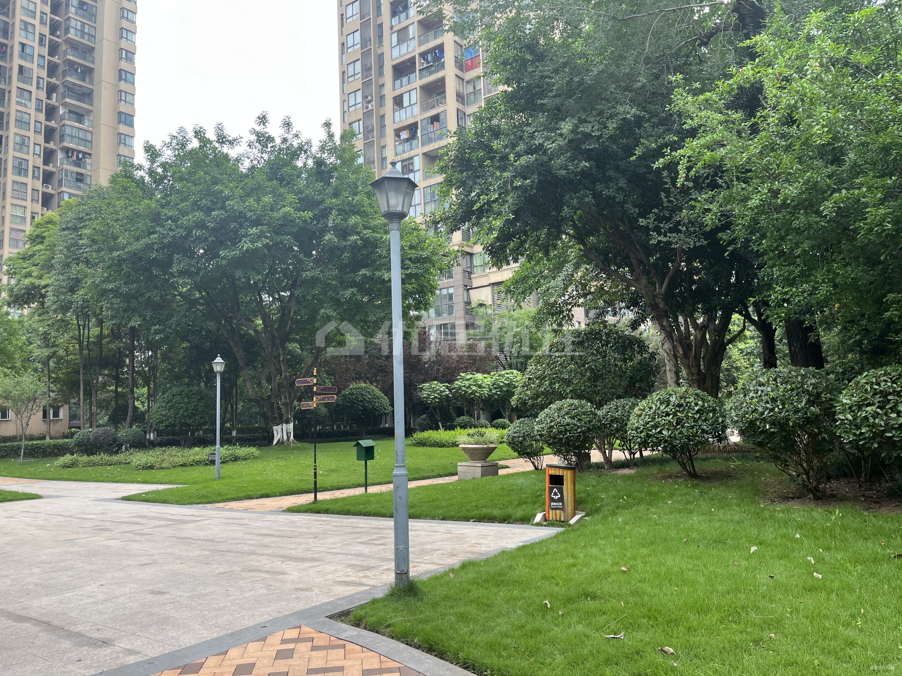 精装 88万元 和泓四季 3室 电梯房 南北通透 81平 楼