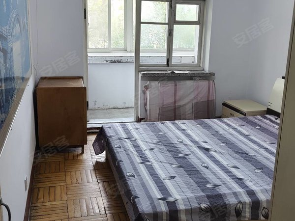 朝阳双塔大润发五一街三段小区短租南塔五一街金店附近3楼三室一厅床衣柜冰箱洗衣机热水器厨卫出租房源真实图片