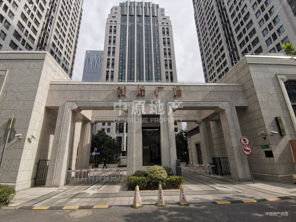 送两个车位 送价值90万全新家电采光充足,配套完善,前滩海悦华庭二手