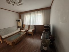 青岛平度城关800 千佛阁小区5楼套四 带储藏室 非顶 有钥匙出租房源真实图片