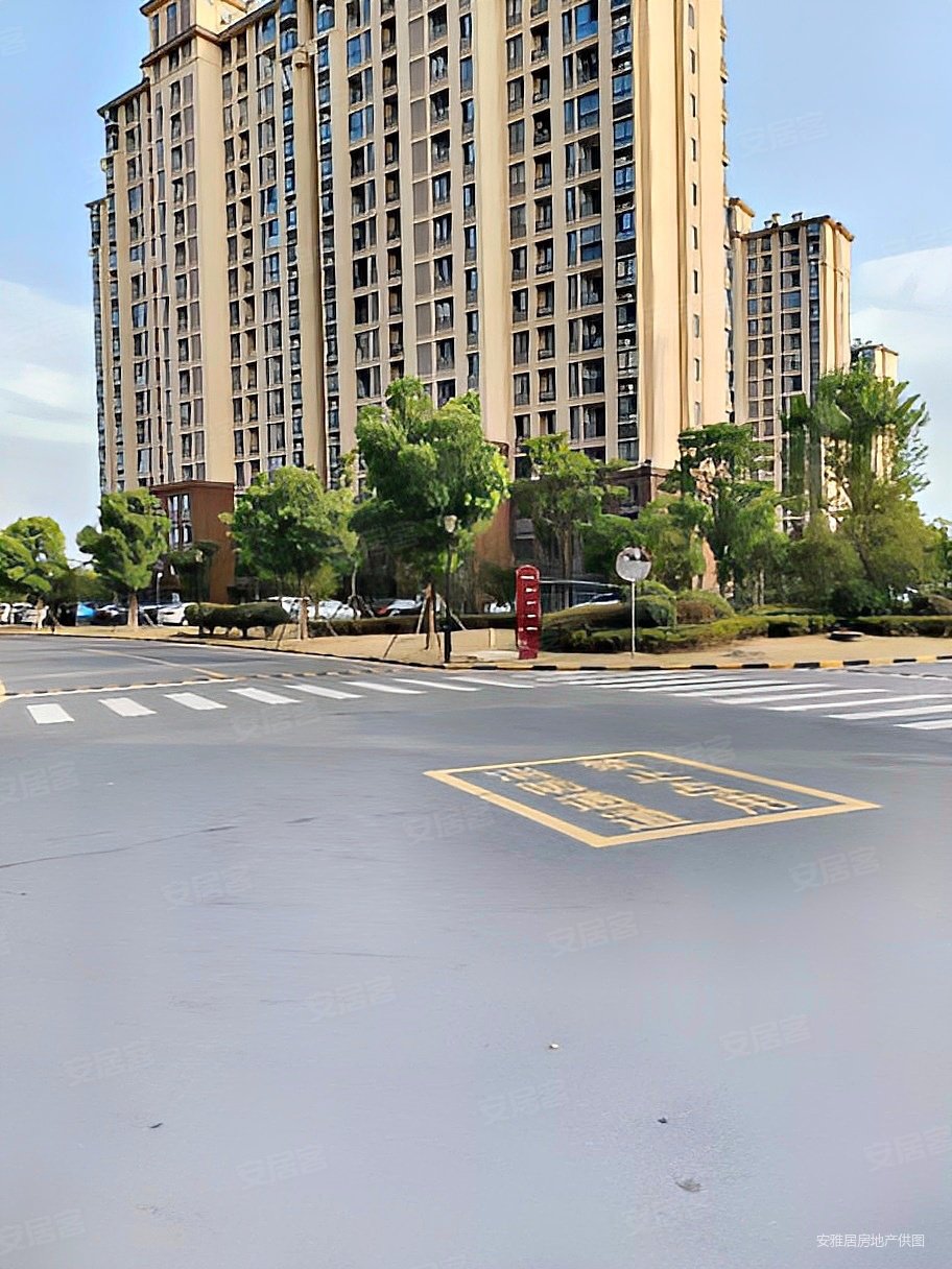 兰馨园3室2厅2卫134.01㎡南北160万