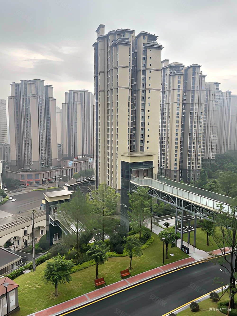 重庆房产网>重庆二手房>丰都二手房>丰都城区二手房>龙城华府御峰>