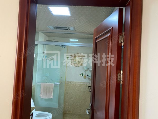 凤小省附人民医院妇幼旁东润第一城大三房132平2200