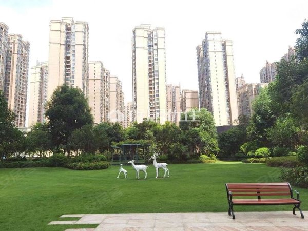 【多图】荣和公园大道,凤岭北租房,精装 电梯房 4室 整租 配齐 押二付