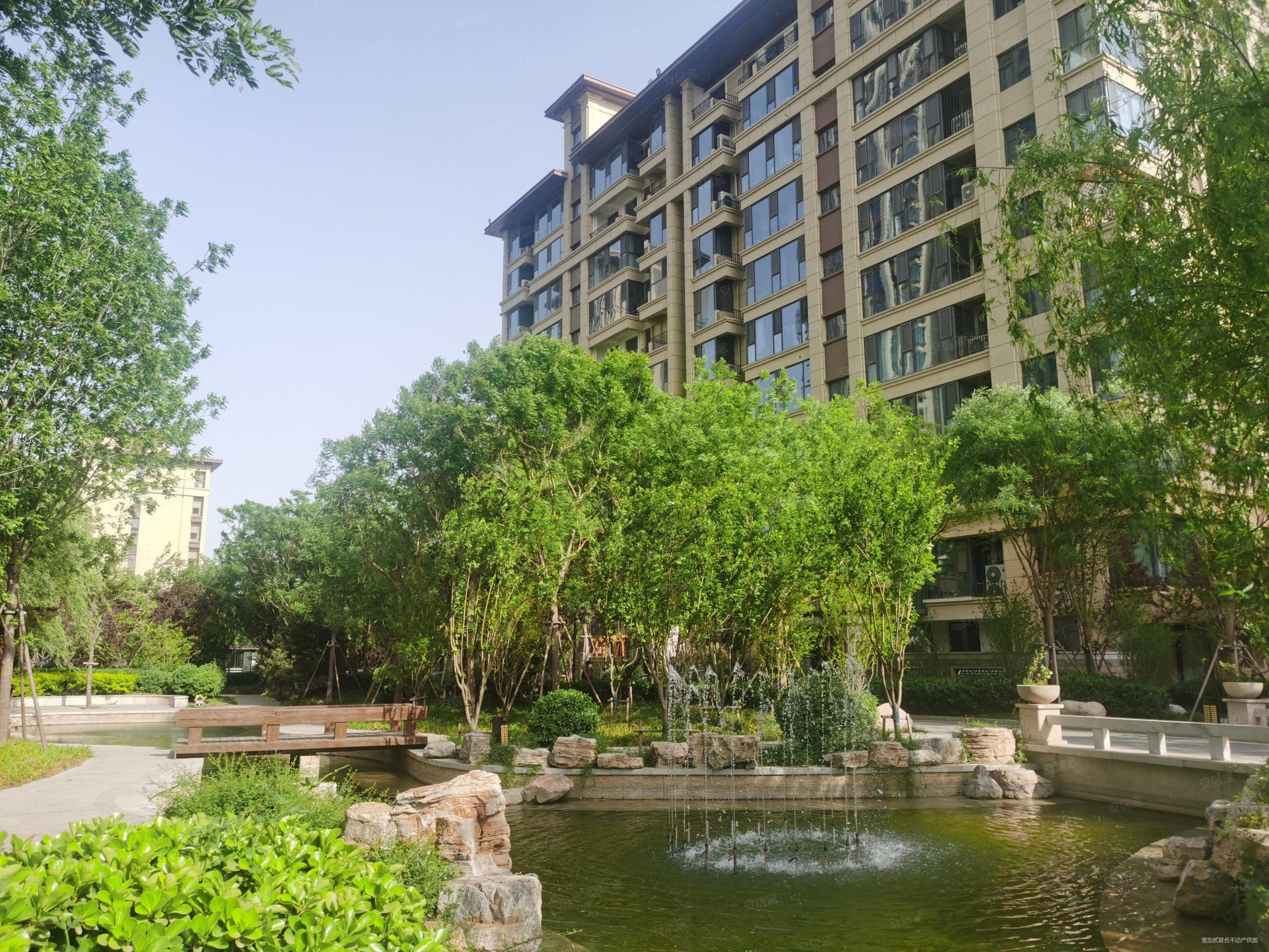 润都荣园3室2厅2卫120㎡南北168万