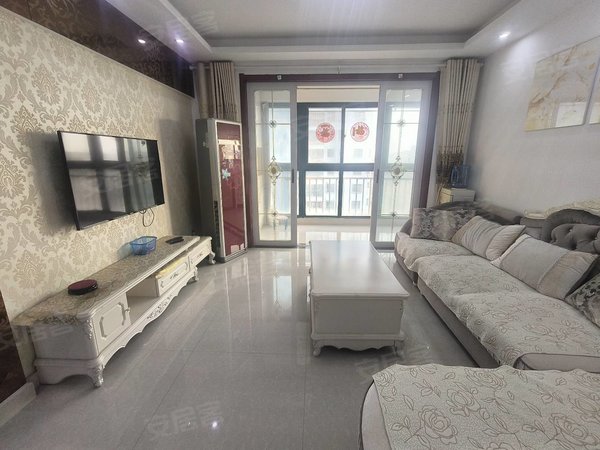 射阳金润嘉园金润嘉园 靠近高中部 电梯7楼 两室精装 包物业 拎包入住