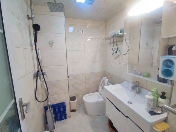 三桥新街地铁口 汉唐新都汇 双拥路 万象