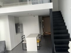 镇江丹徒宝龙广场宝龙广场精装复式出租,免中介费包宽带租期灵活,可押一付一出租房源真实图片