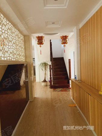 万泰豪景双拼别墅 带车库 小院 赠阁楼5室2厅4卫281平米