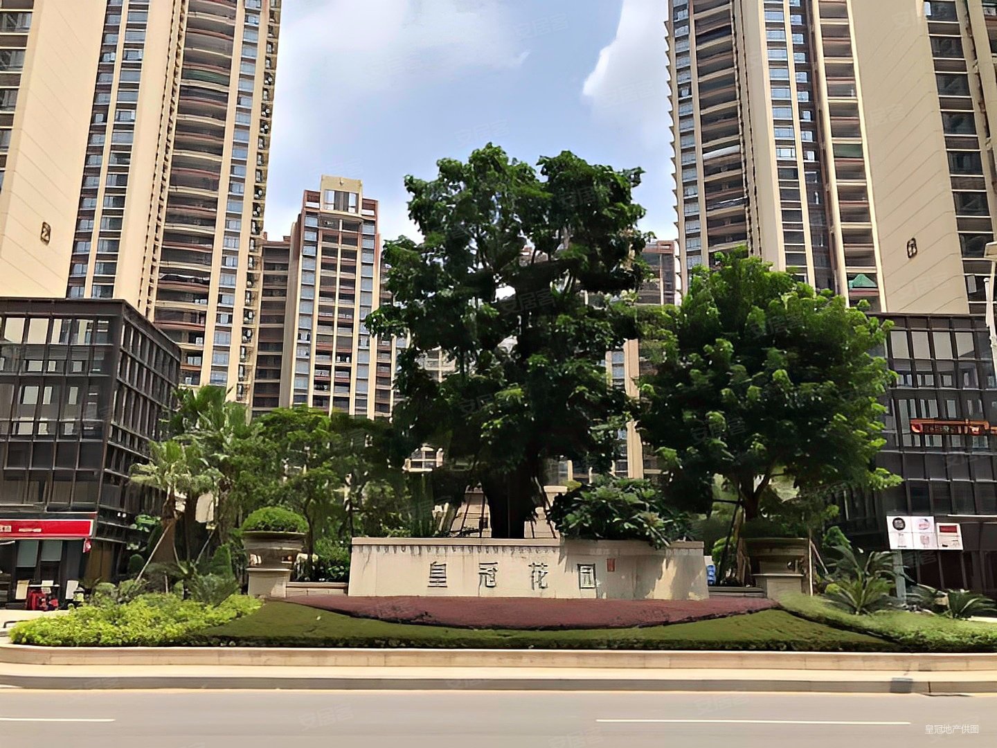 笋价123万皇冠花园全新豪华装修112平3房2卫